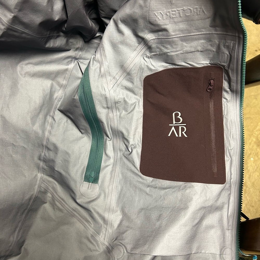Arc'teryx Beta AR Men’s jacket - Picture 12 of 14